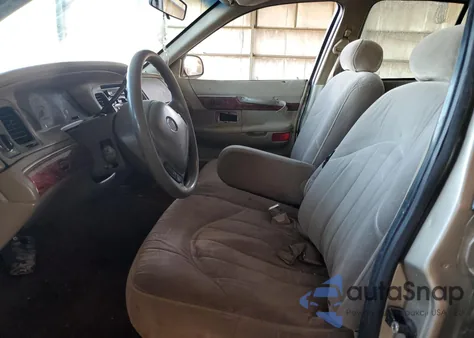 2000 Mercury Grand Marquis Gs z USA, uszkodzony, nr VIN 2MEFM74W7YX682098